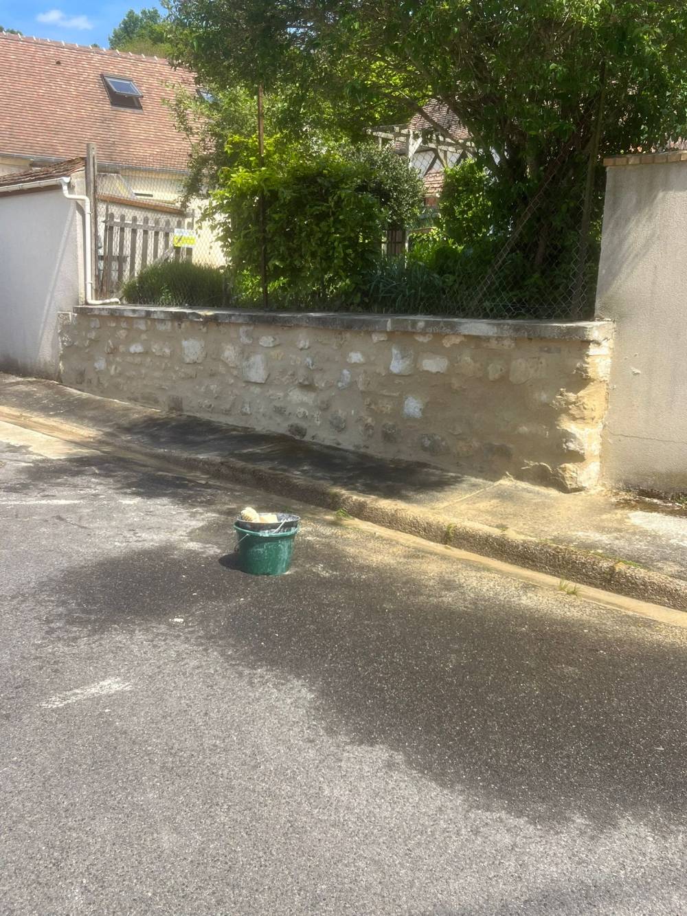 Maçonnerie sur muret après